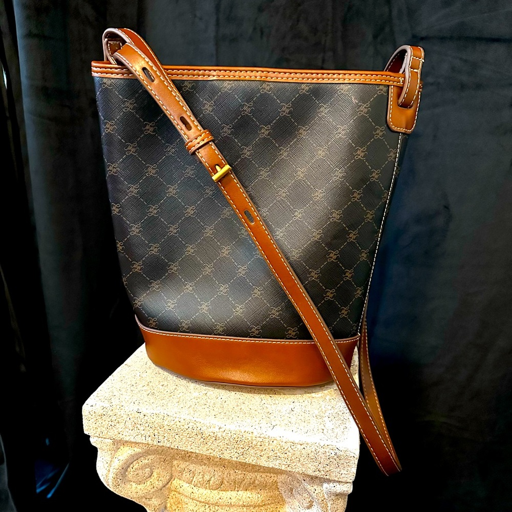 Mango bucket bag